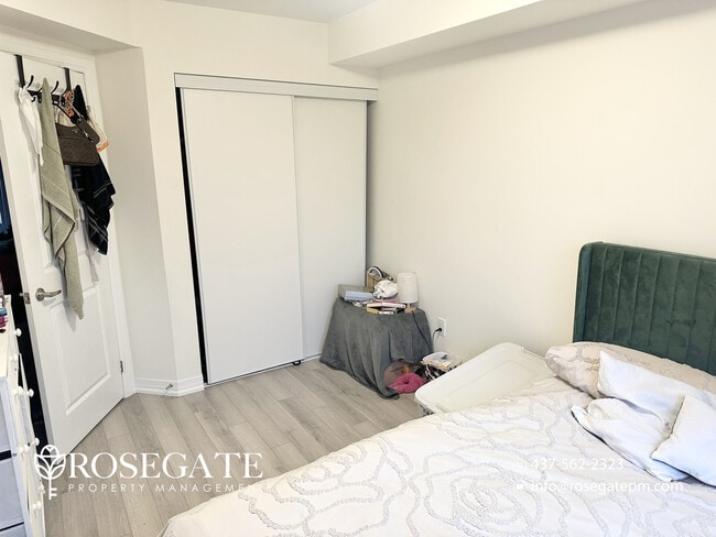 Building Photo - Pet-Friendly 2-Bedroom Condo Townhouse with Juliet Balcony – Scarborough
