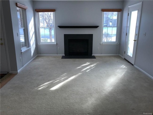 Foto del edificio - 4183 Hampton Ridge Blvd