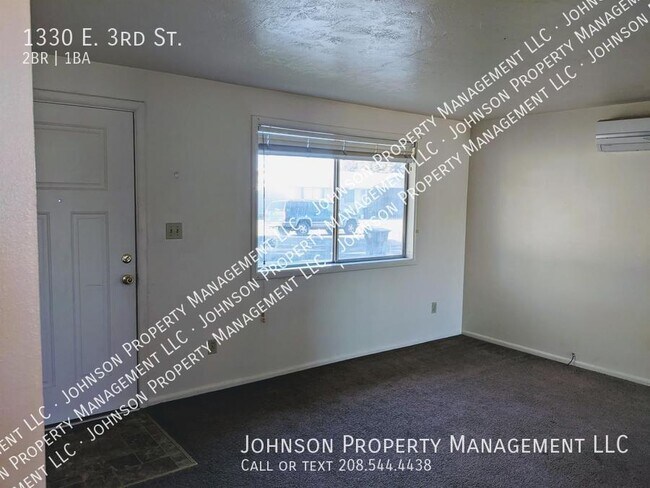 Building Photo - 1330 E 3rd St