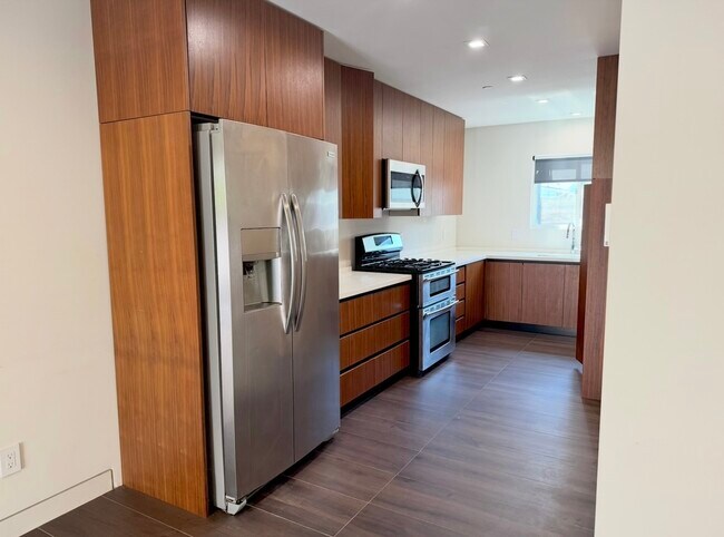 Foto del edificio - 4063 Huron Ave
