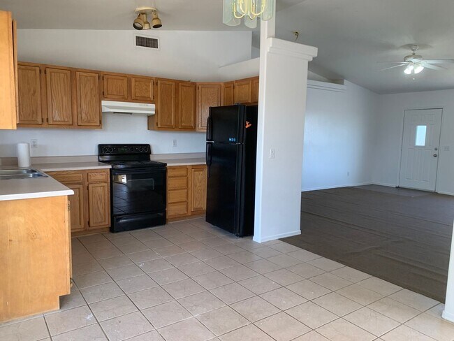 Foto del edificio - Charming 3BR 2BA House in Arizona City