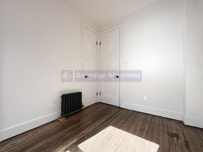 Foto del edificio - 184 Claremont Avenue