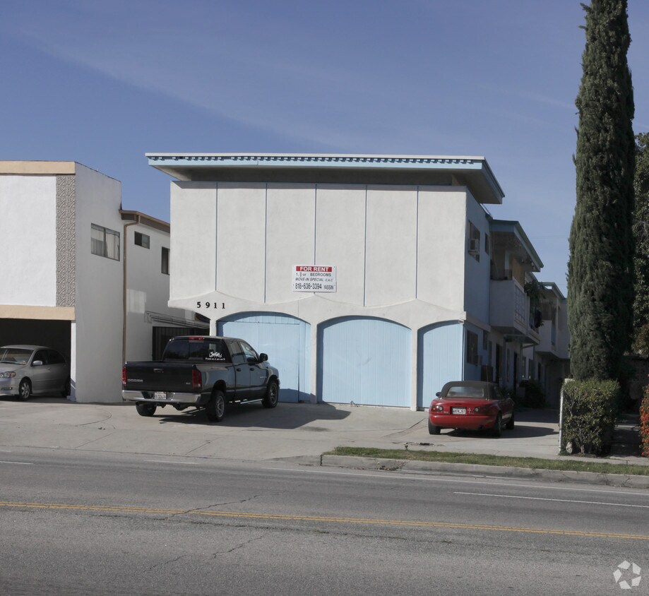 Building Photo - 5911 Laurel Canyon Blvd
