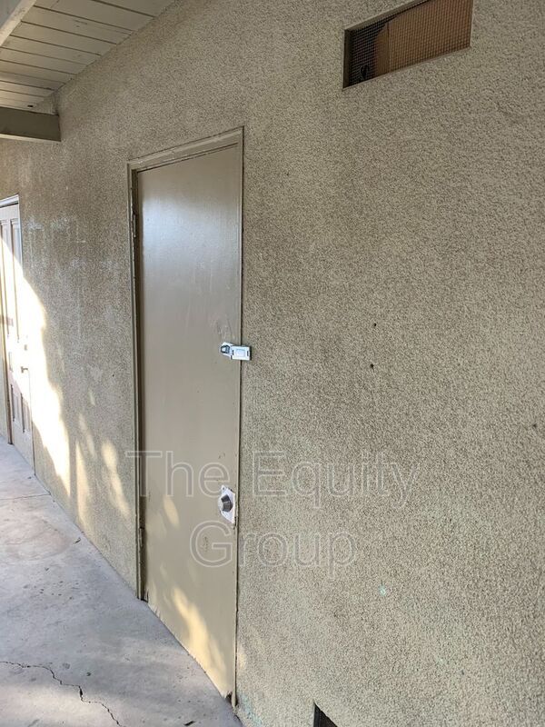Building Photo - 427 N Encina St