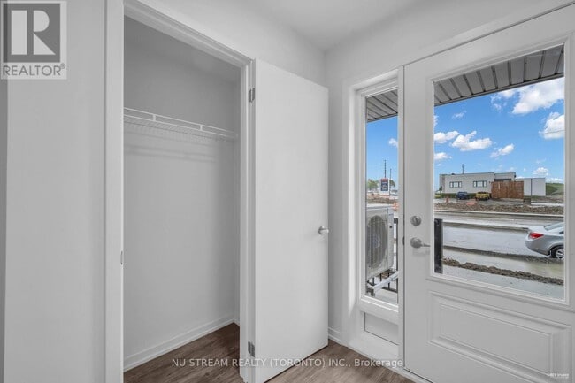 Building Photo - 14 Matawin Ln