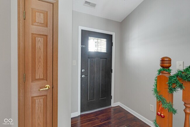 Foto del edificio - 6318 Pickwick Ct