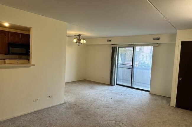 Foto del edificio - 1460 Fairlane Dr