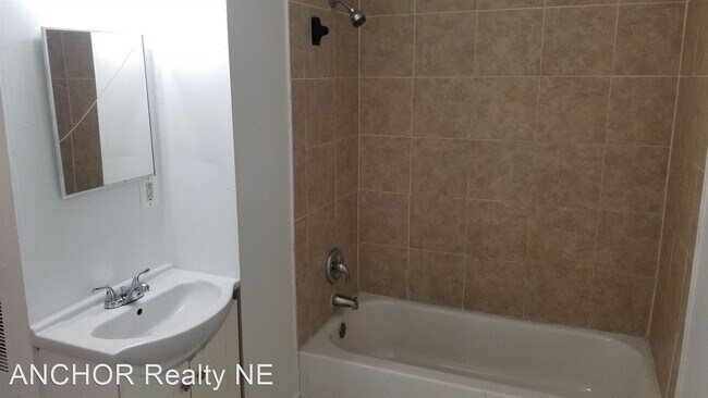 Foto del edificio - 2 br, 1 bath House - 5751 Delancey St