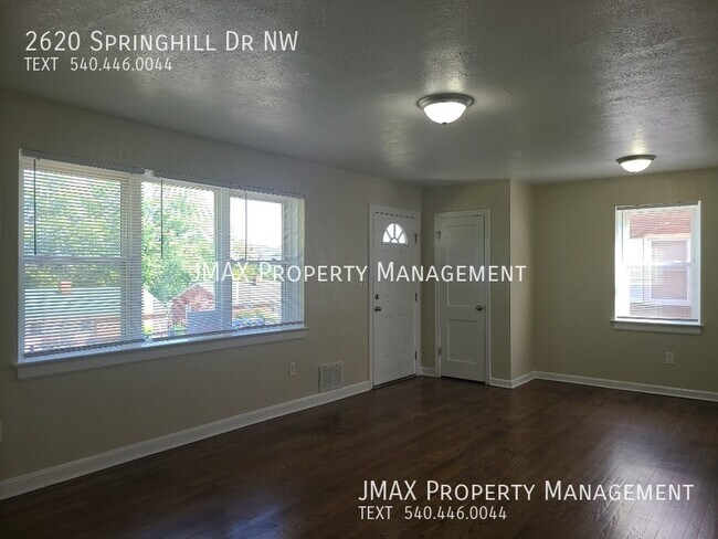 Foto del edificio - 2620 Springhill Dr NW