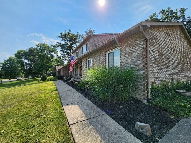 Building Photo - 3122 Elmwood Dr