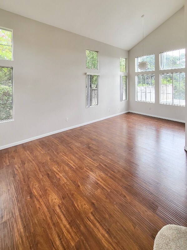 Foto del edificio - 12160 Dormouse Rd