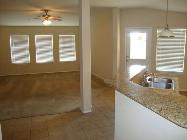 Building Photo - 2539 Red Fern Dr