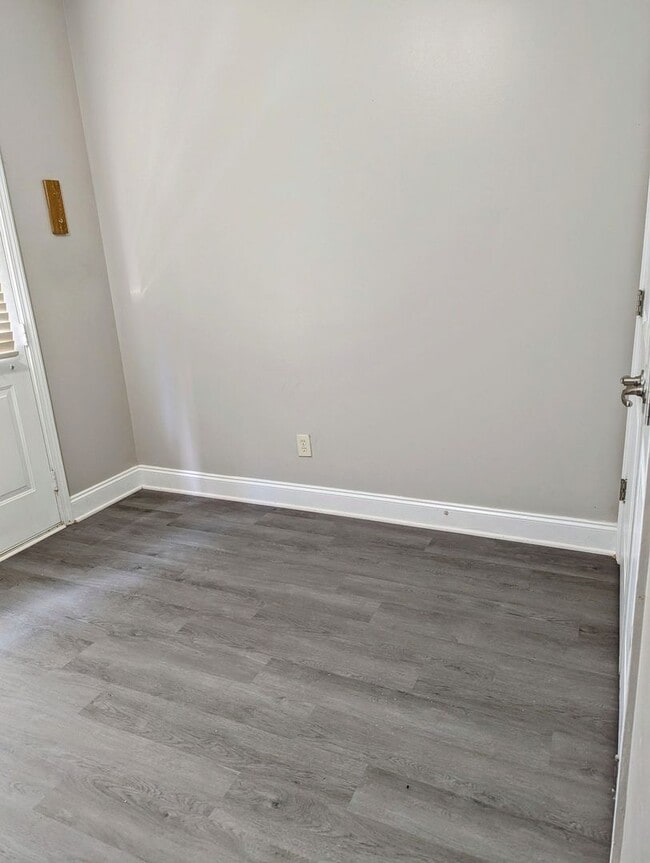 Building Photo - 3bedroom 2 bath home on the northside of t...