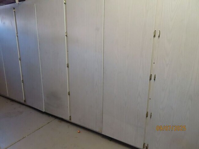 Foto del edificio - 4 Bedroom 2.5 Bath w/3 Car Garage in Super...