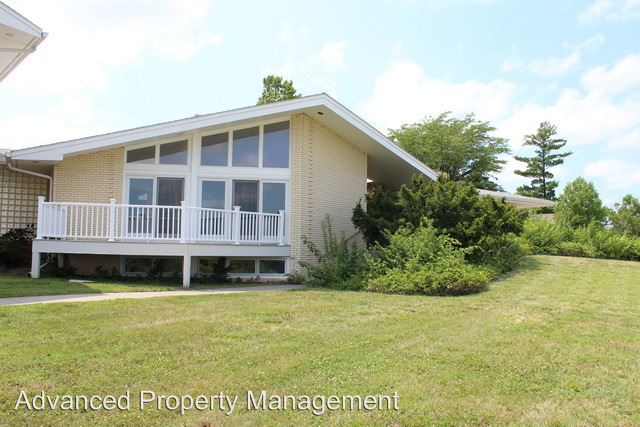 Primary Photo - 121 N Dartmouth Dr