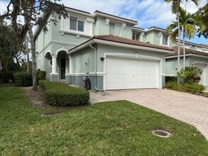 Building Photo - 2136 Oakmont Dr