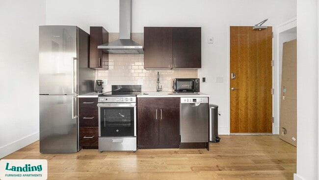 Building Photo - 135 Adams St