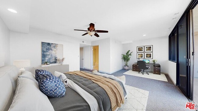 Foto del edificio - 8704 Santa Monica Blvd