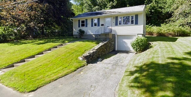 Foto del edificio - 46 Cedar Hill Rd