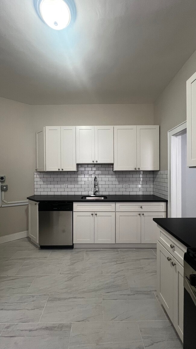 KITCHEN - 516 Monastery Pl