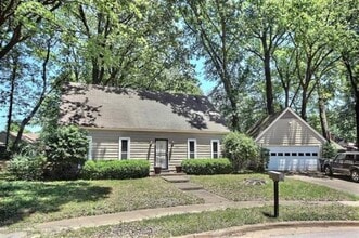 Building Photo - 1946 Rolling Glen Cove