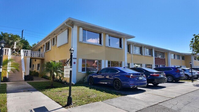 Foto del edificio - 5840 NE 22nd Way