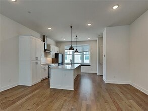 Building Photo - 645 N Tyler St
