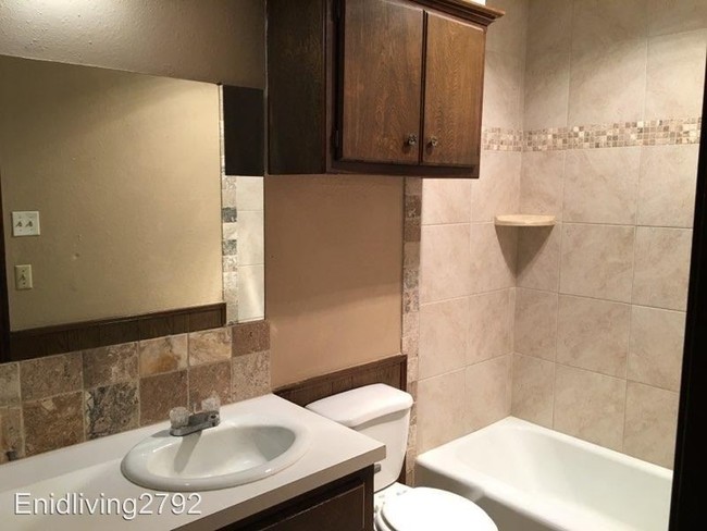 Building Photo - 2 br, 2 bath Apartment - 4607 Spring Ridge Rd