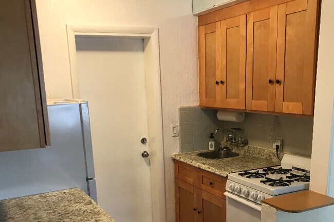 Cocina - 3019 Harbor Dr