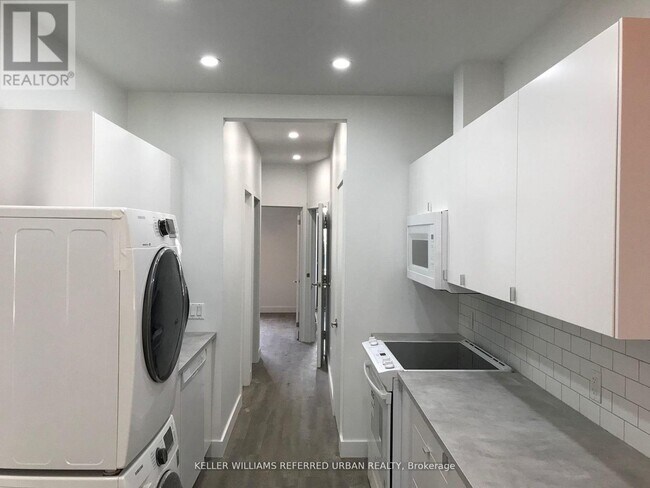 Photo du bâtiment - 344 Bartlett Ave N