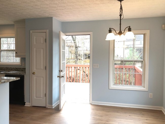 Foto del edificio - 1425 Brookdale Dr