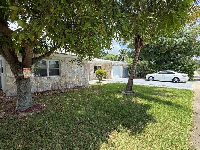 Building Photo - 4281 NW 35th Terrace