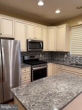 Building Photo - 13097 Park Crescent Cir