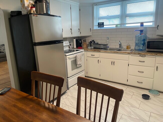 Dining area inside kitchen - 719 East Fremont Street