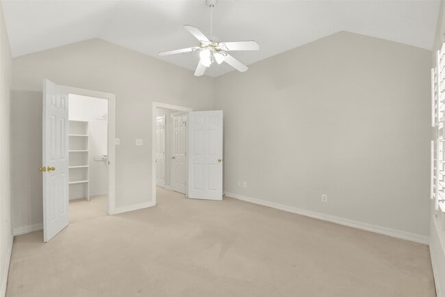 Foto del edificio - 1915 Lytham Ln