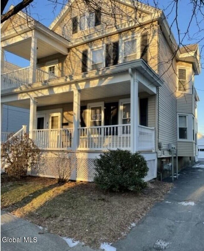 Foto principal - 4 Woodrow Ct