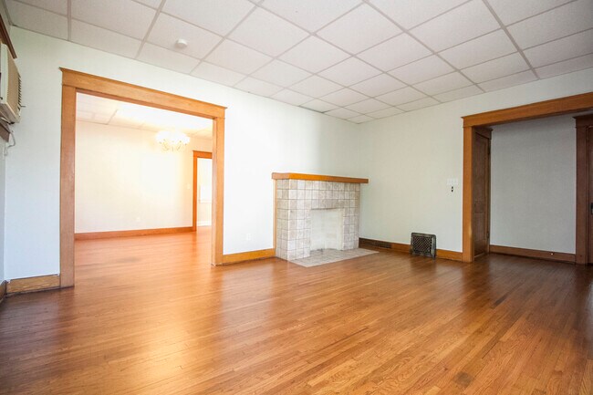 Foto del edificio - 4129 N Lockwood Ave