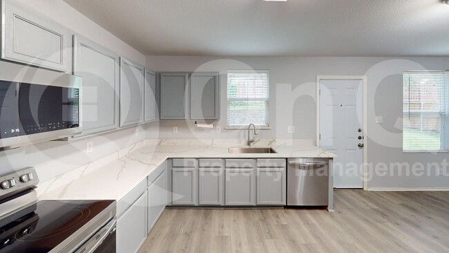Foto del edificio - 5301 Mountain Pointe Dr