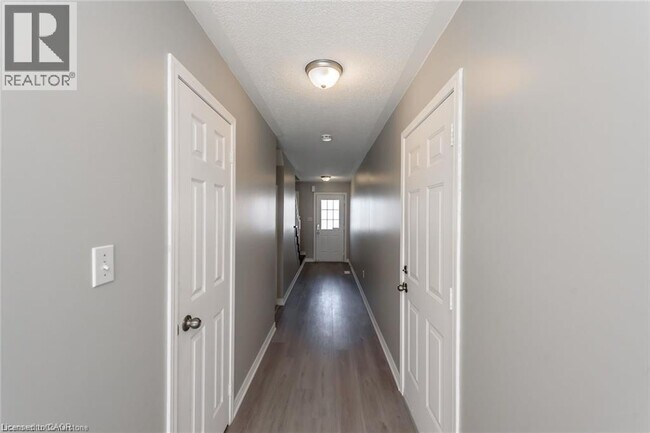 Photo du bâtiment - 626 Taylor Crescent