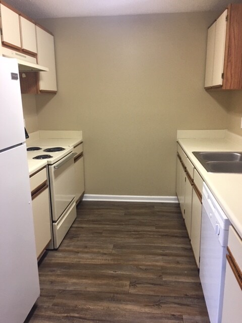 Building Photo - 100 Cameron Ct