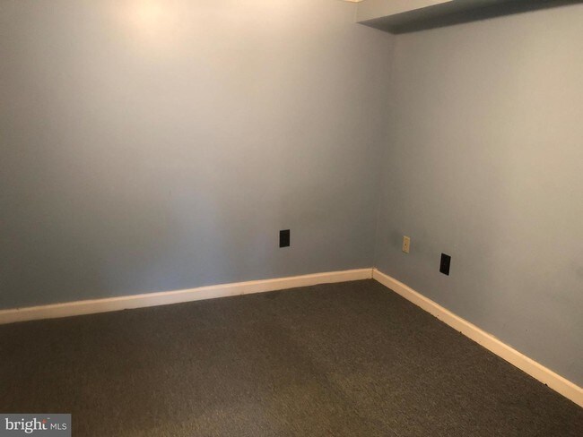 Building Photo - 331 Fairlea Dr