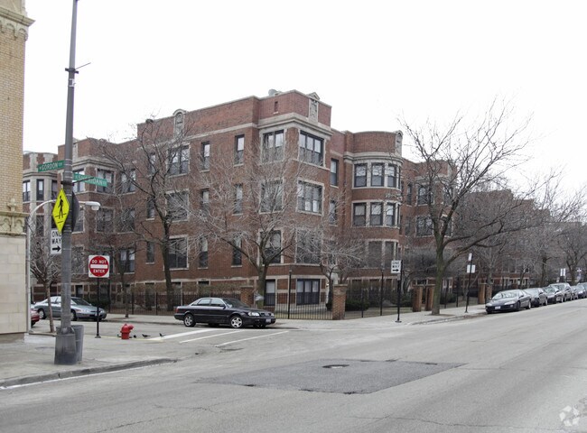 Building Photo - 4101 N Sheridan Rd