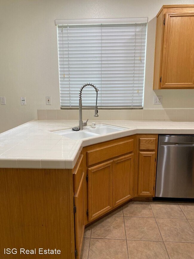 Building Photo - 2 br, 2.5 bath House - 1276 Stagecoach Tra...