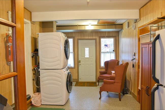 Foto del edificio - 148 Farnham Rd