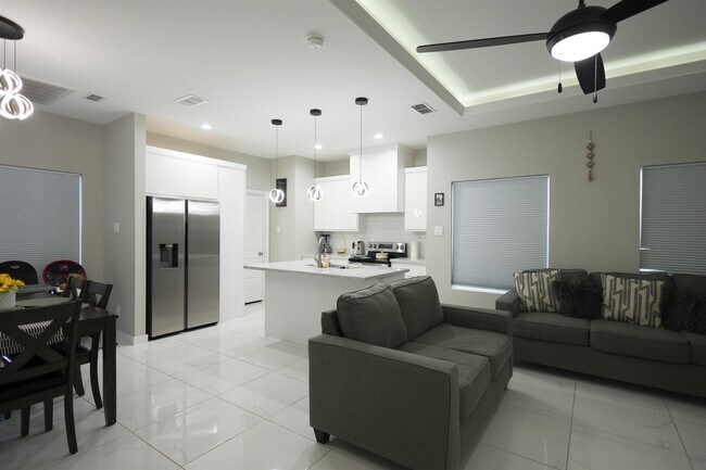 Building Photo - 5427 Granja Dr