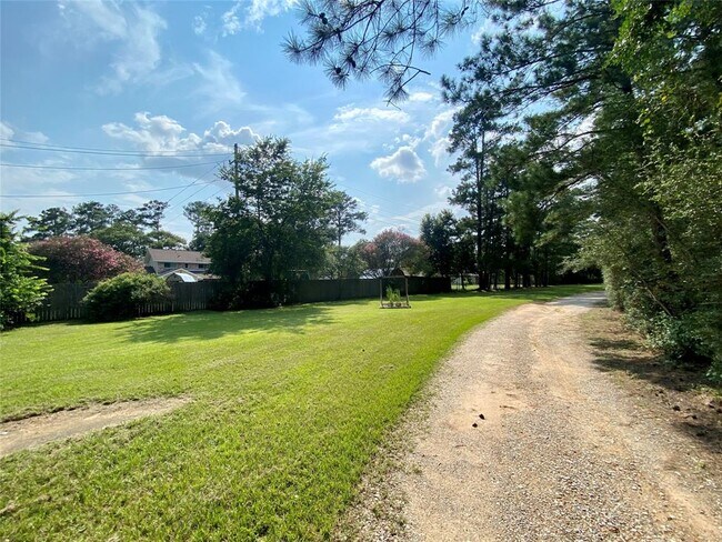 Building Photo - 714 Coe Rd