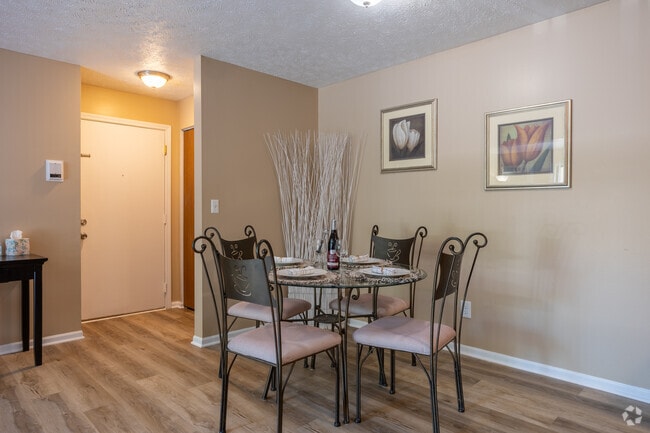 Springbrook - Dining Room - Homestead Apartments