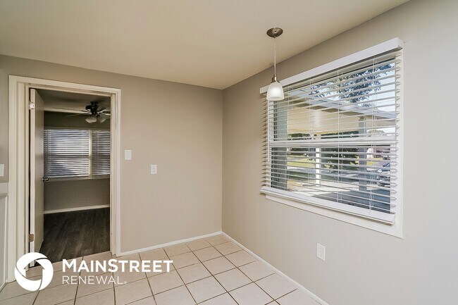 Foto del edificio - 10246 108th Ave N