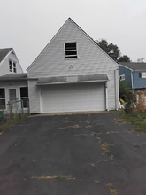 Building Photo - 35 Major Andre Dr