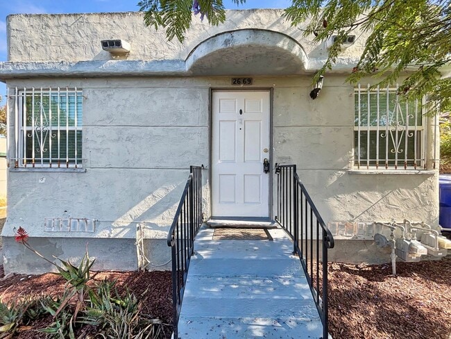 Building Photo - Charming 1BD/1BA Home in Golden Hill W/ Fu...